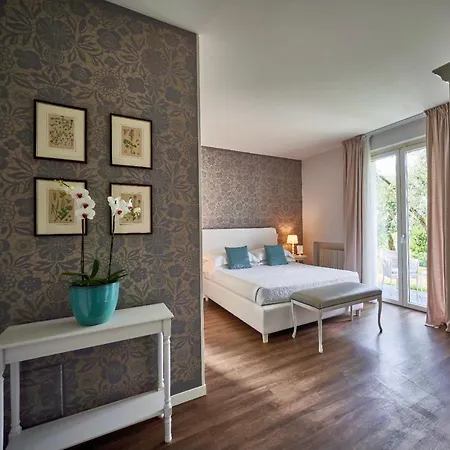 Clodia Hotel