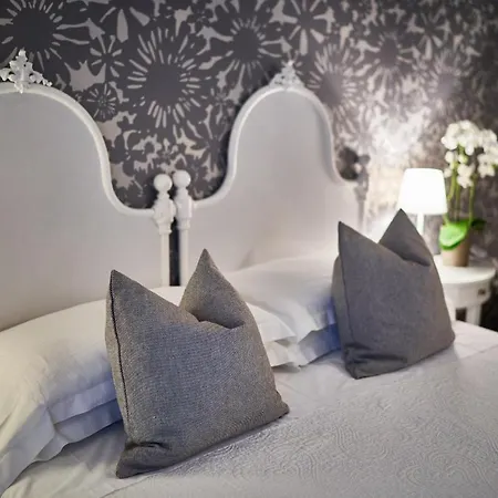Clodia Hotel