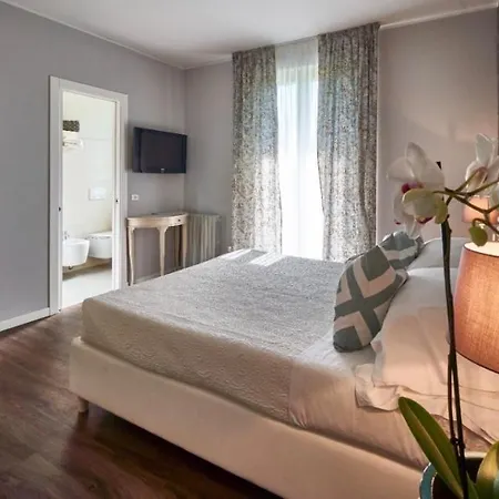 Clodia Hotel