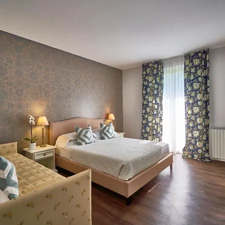 Clodia - Adults Only 3*
